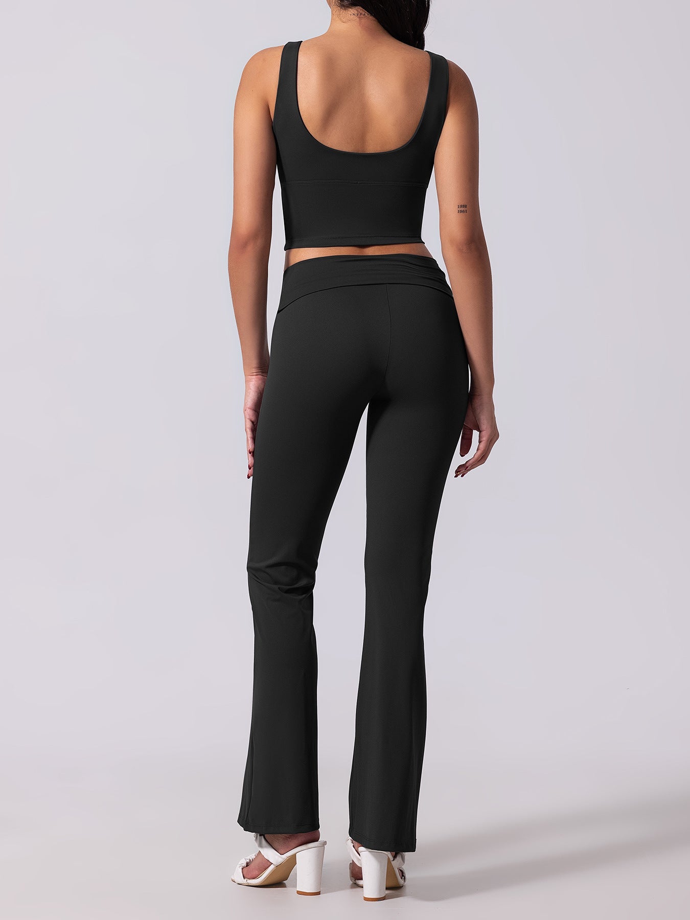 Women's Backless Diagonal Weave Deep V-Neck Athletic Bell-Bottom Pants Set with High-Waisted Two-Way Bell-Bottom Pants
